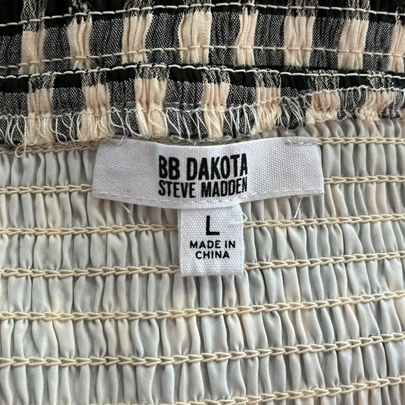 BB Dakota Keys to The Gingham Top - Picture 11 of 12